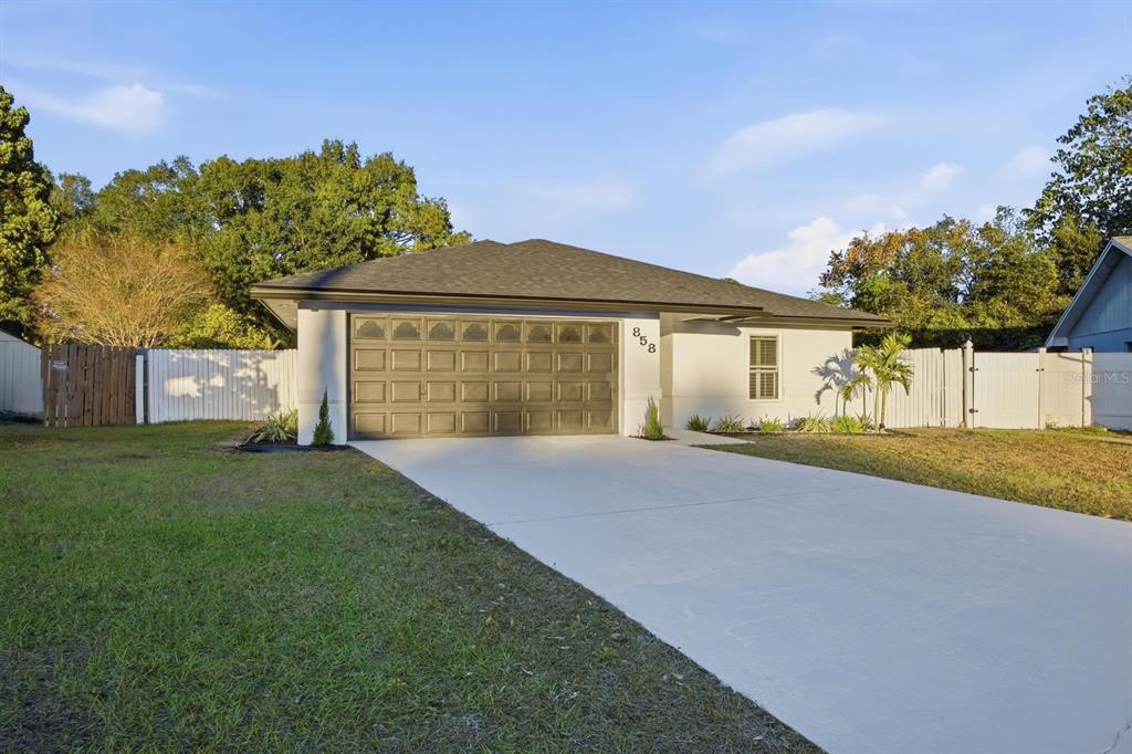 858 CONCORD LANE