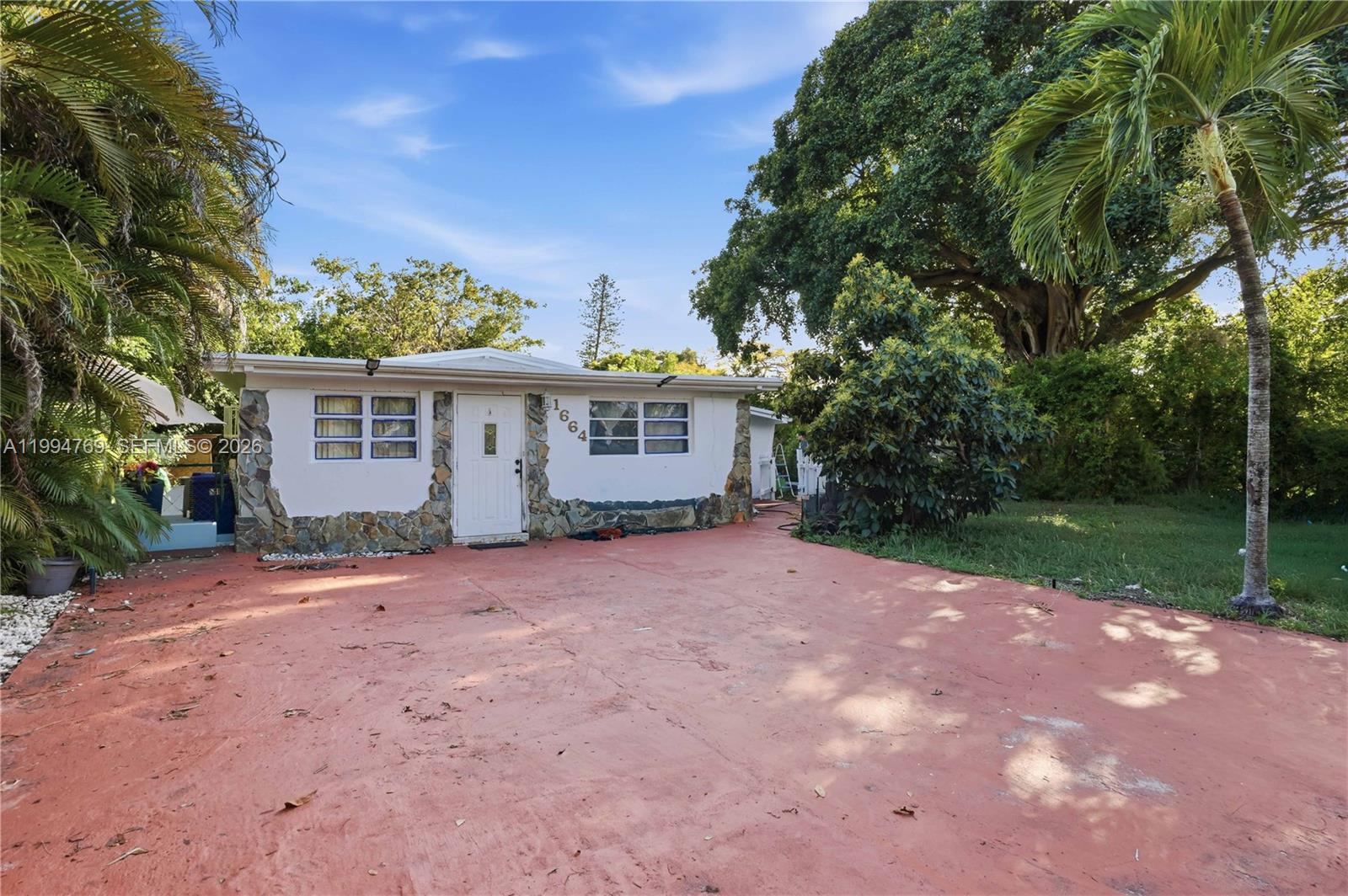 1664 NE 179th St, North Miami Beach FL 33162