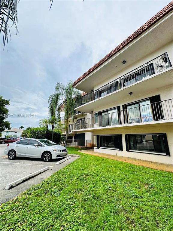 4730 SW 62nd Way # 104, Davie FL 33314
