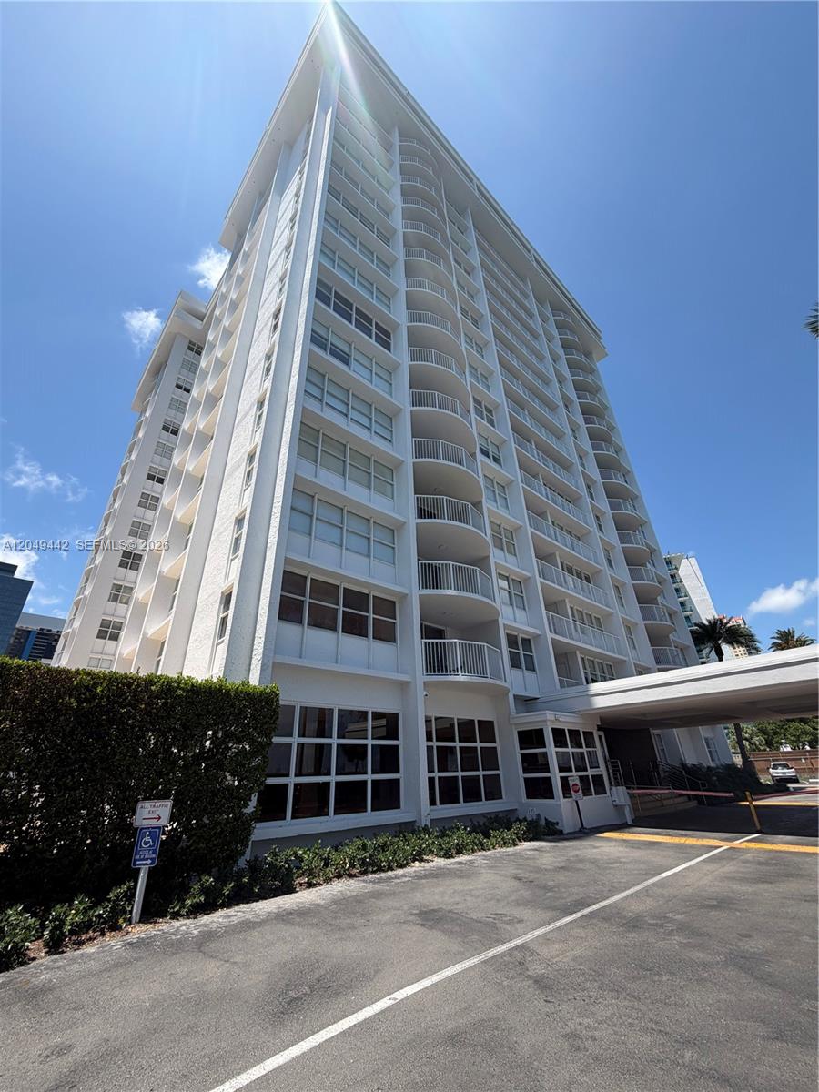 1420 Brickell Bay Dr # 1005C, Miami FL 33131