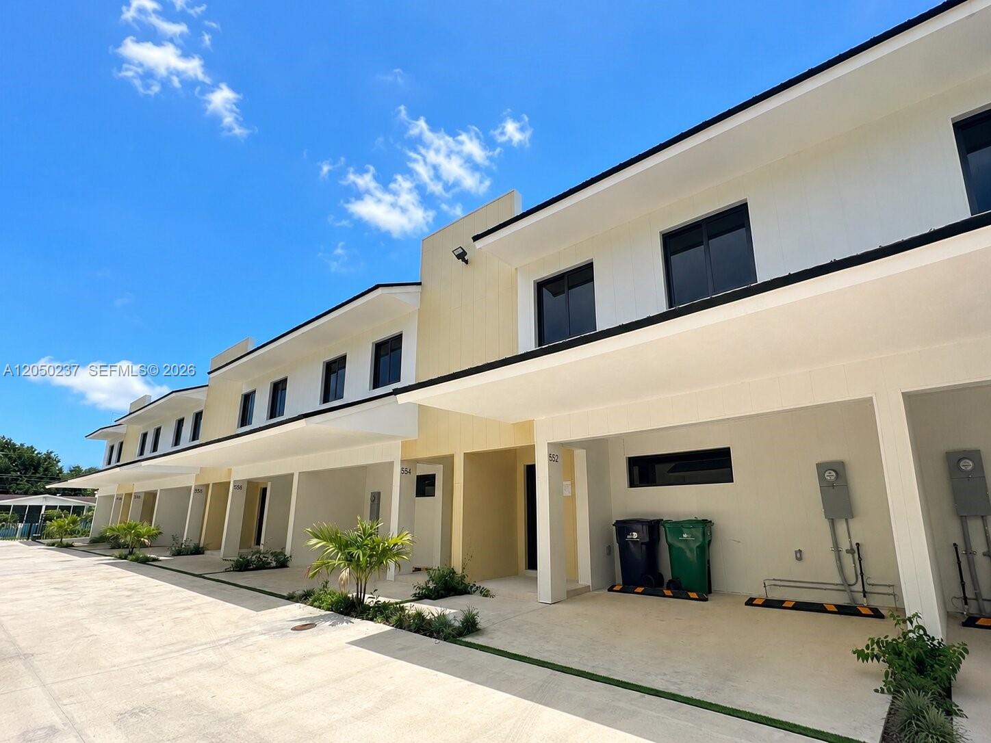 552 NW 7th St # 6, Florida City FL 33034
