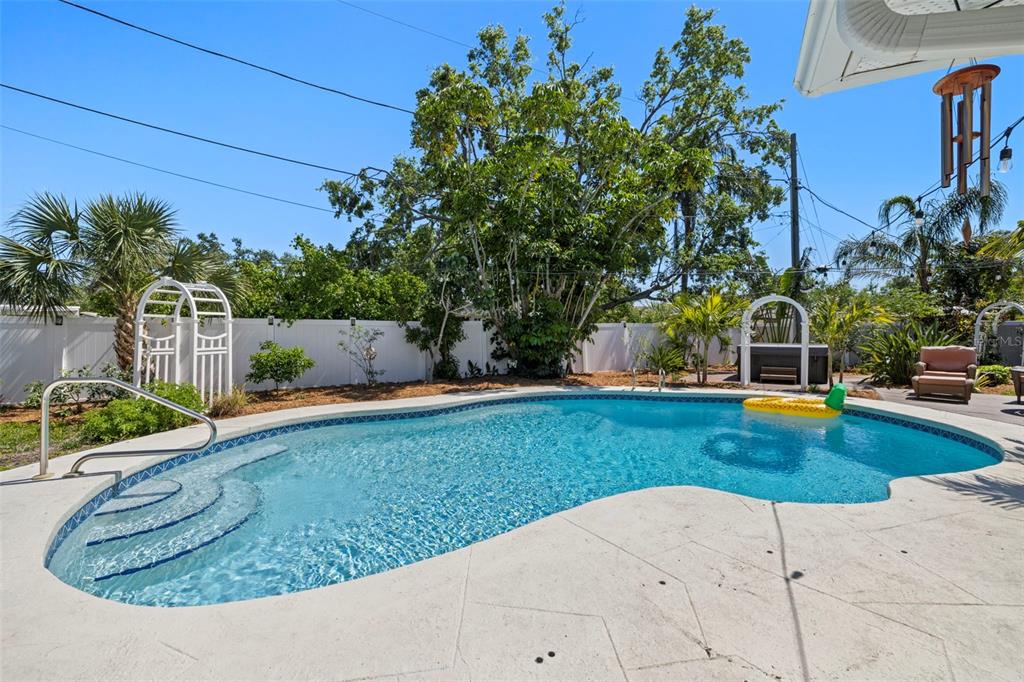 1508 EDEN ISLE BOULEVARD NE