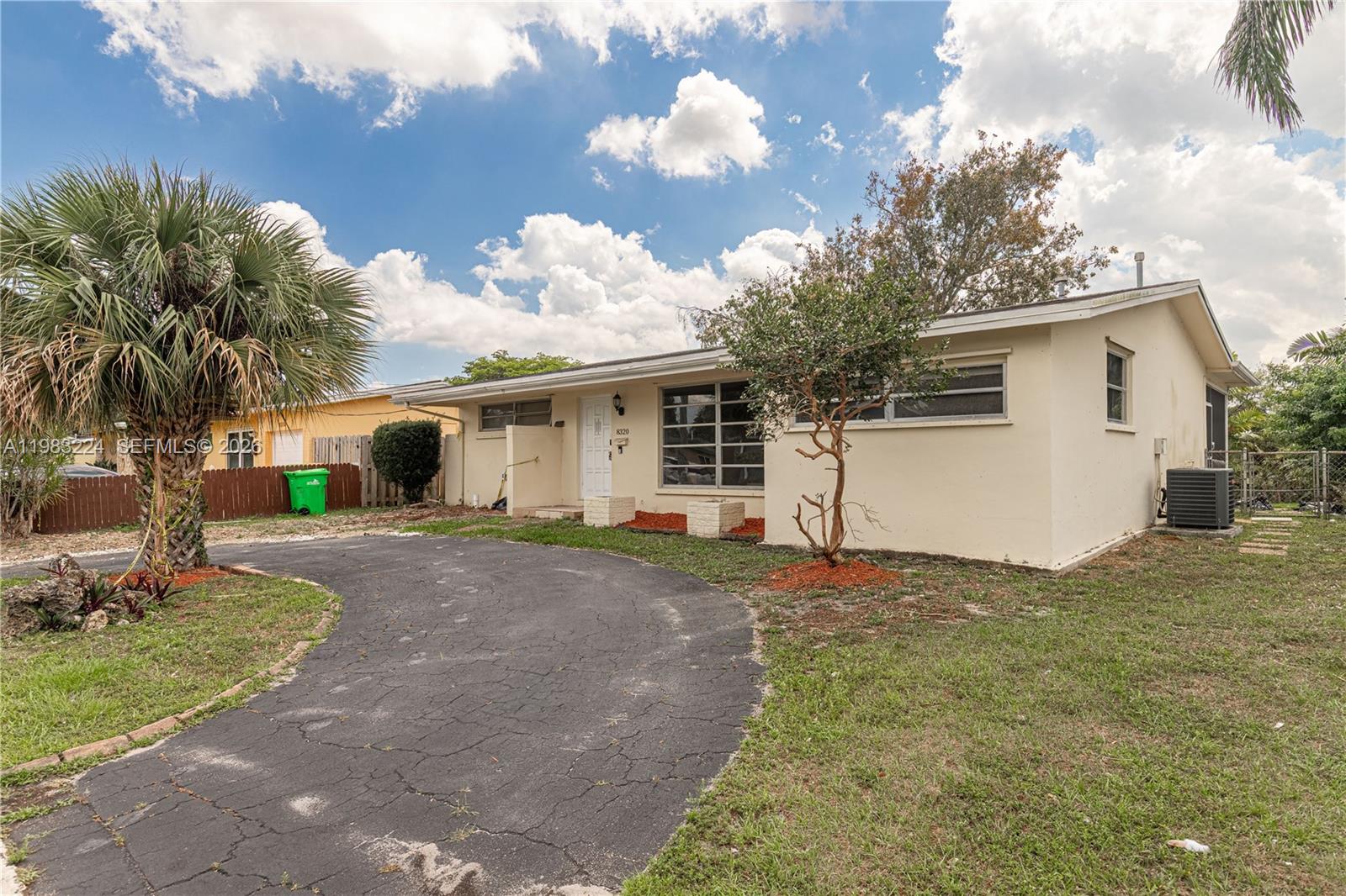8320 NW 24th Pl, Sunrise FL 33322