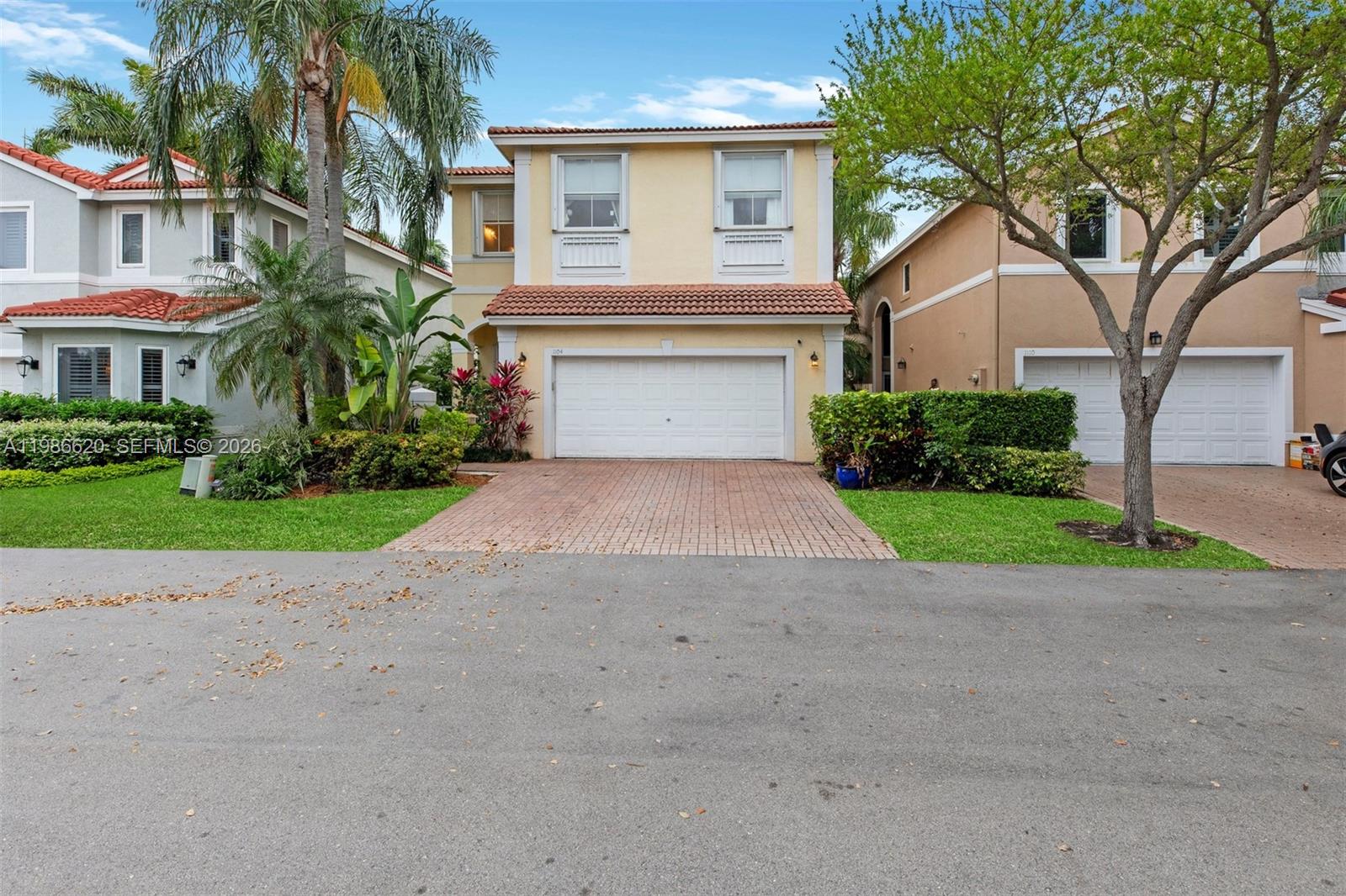 1104 Redwood St, Hollywood FL 33019