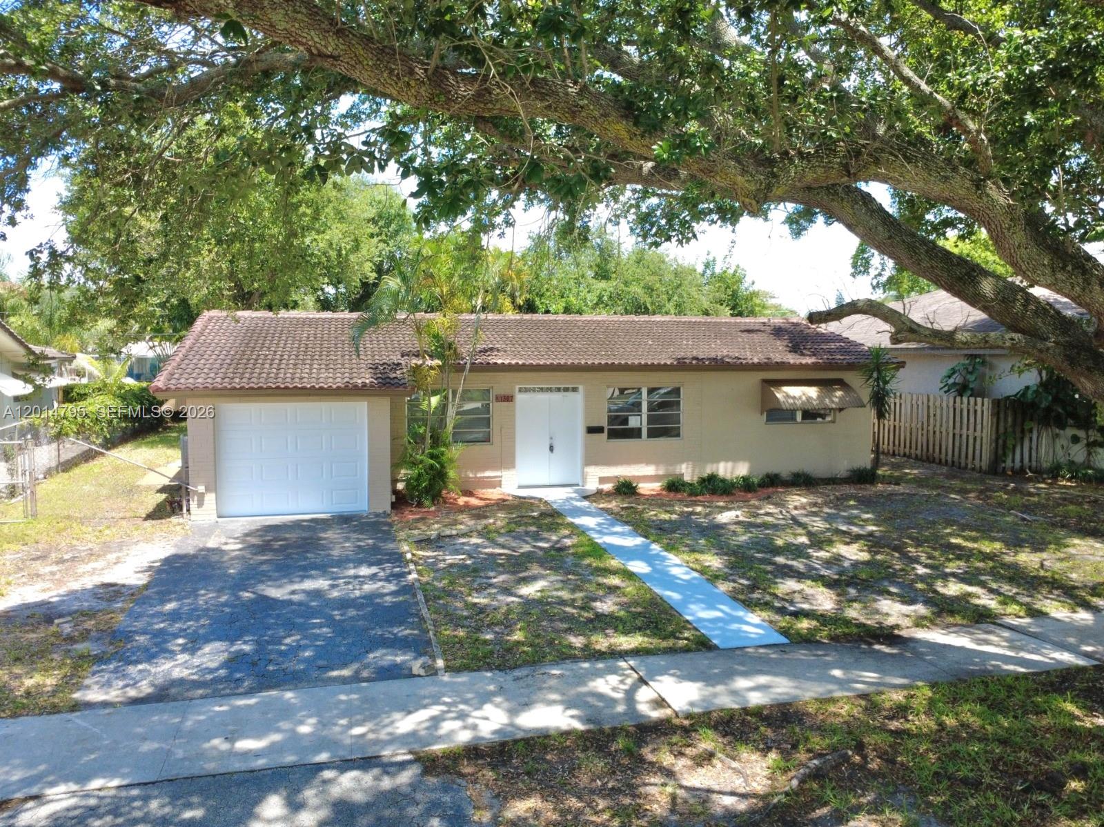 1307 N 46th Ave, Hollywood FL 33021