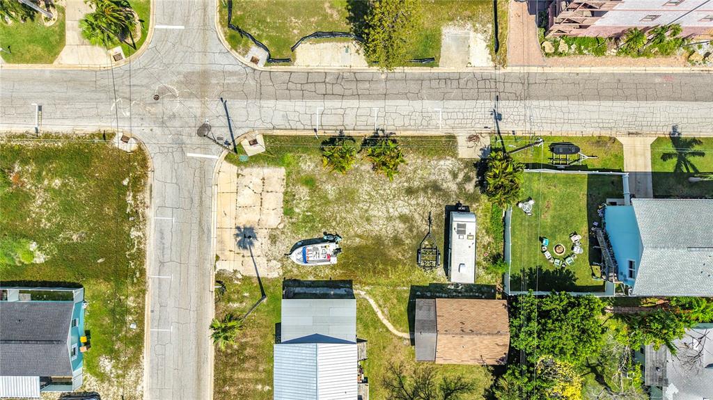 14065 PALM ST, MADEIRA BEACH, FL — photo 4 of 30
