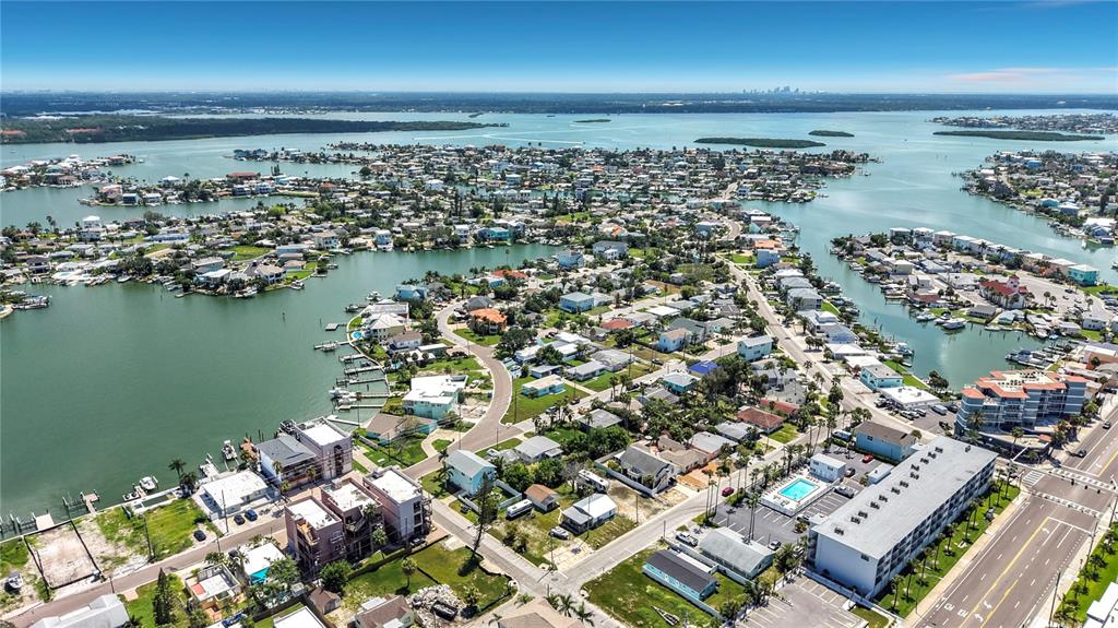 14065 PALM ST, MADEIRA BEACH, FL — photo 5 of 30