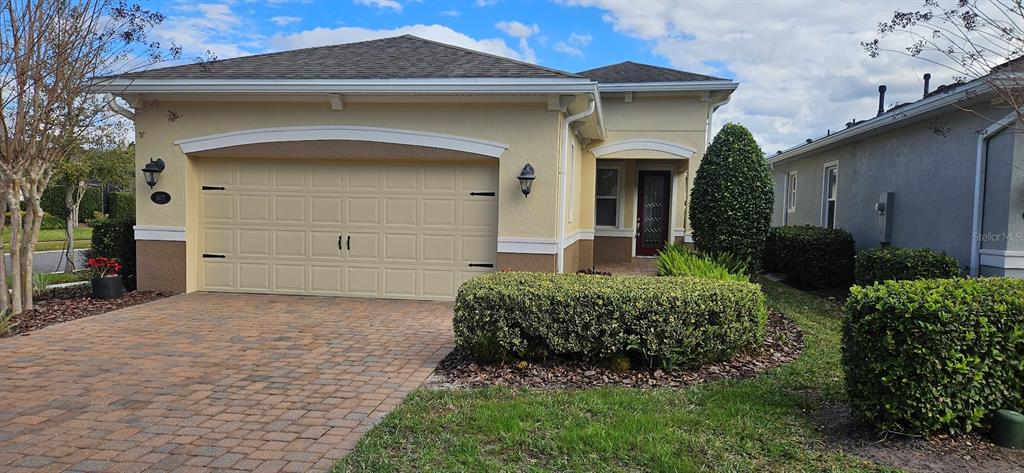 1677 VICTORIA GARDENS DRIVE