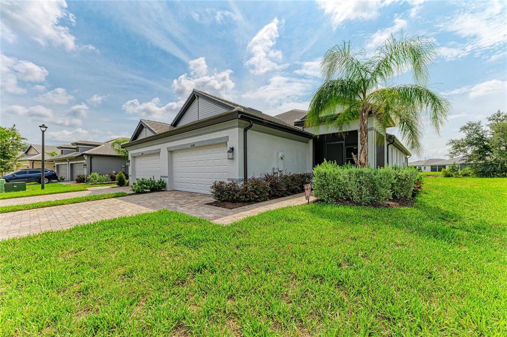 18048 CHERISHED LOOP, LAKEWOOD RANCH, FL — photo 2 of 30