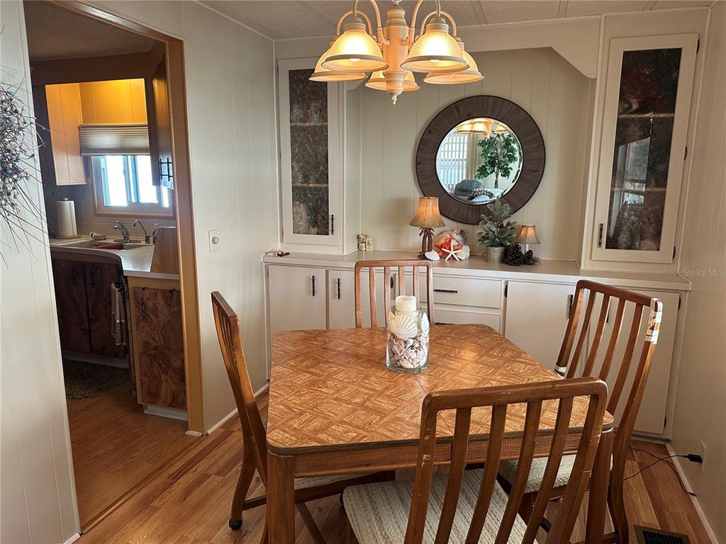 5800 FORSYTHIA ROAD, VENICE, FL — photo 5 of 27