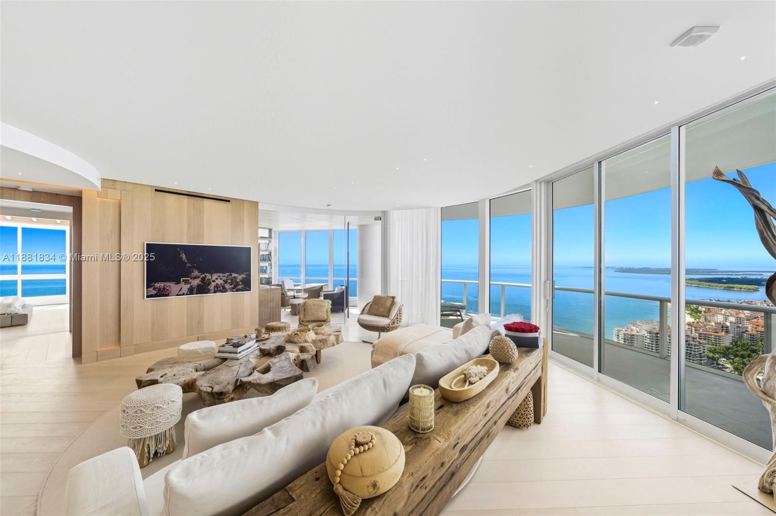 100 S Pointe Dr # 3803, Miami Beach FL 33139