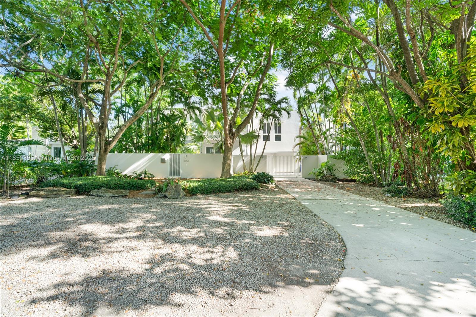 4050 Hardie Ave, Miami FL 33133