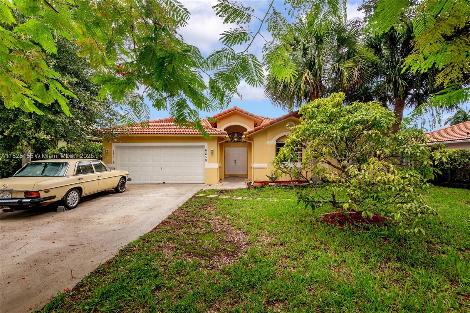 16859 Crestview Ln, Weston FL 33326