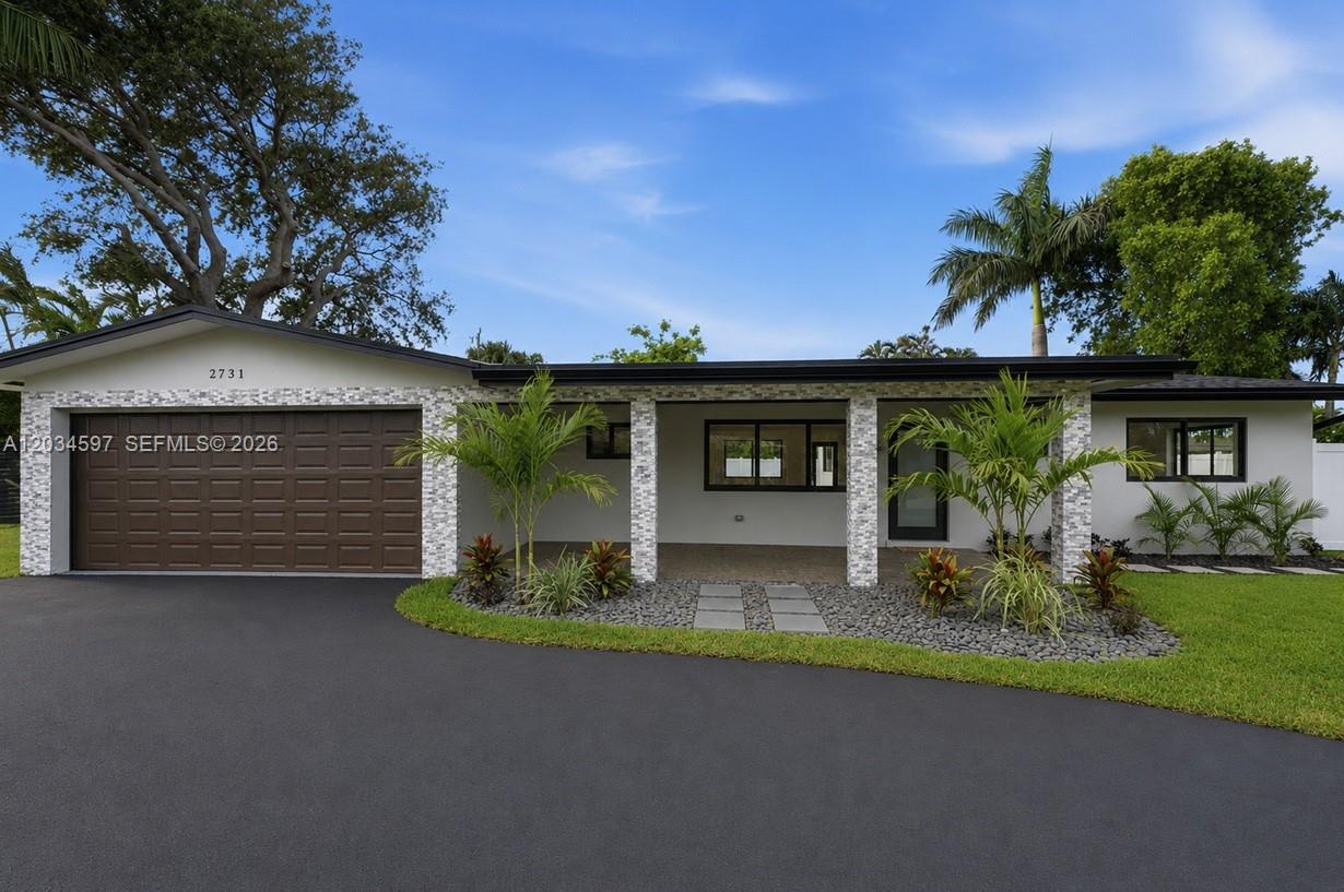 2731 NE 52nd St, Lighthouse Point FL 33064