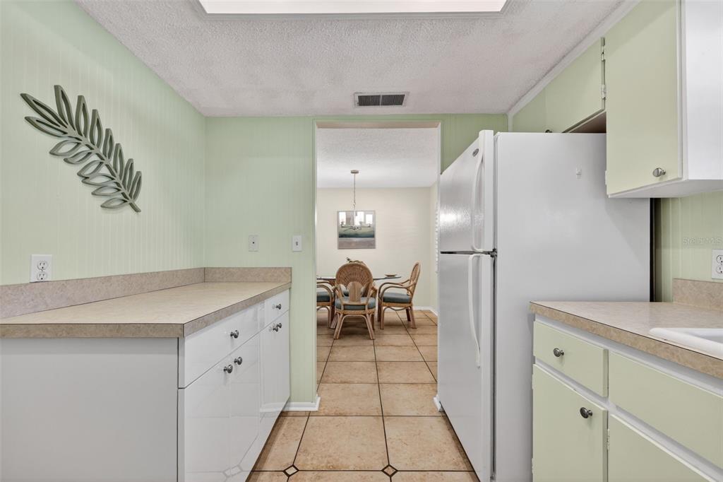 1100 E BAY DRIVE UNIT 43, LARGO, FL — photo 4 of 22
