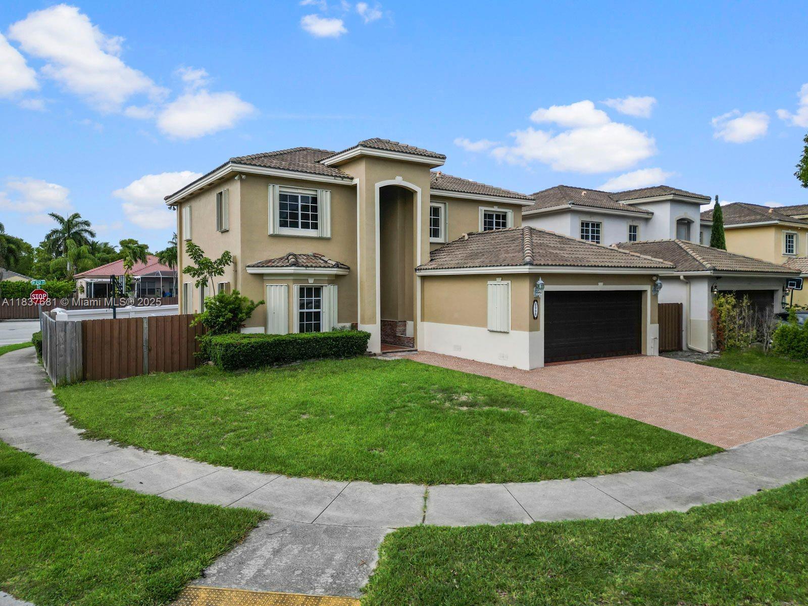 8998 SW 211th Ln, Cutler Bay FL 33189