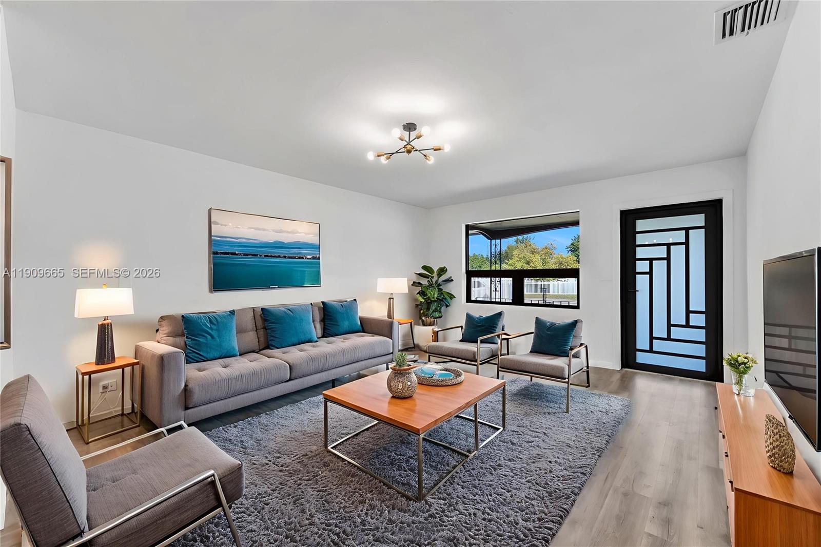 3040 NW 96th St, Miami FL 33147