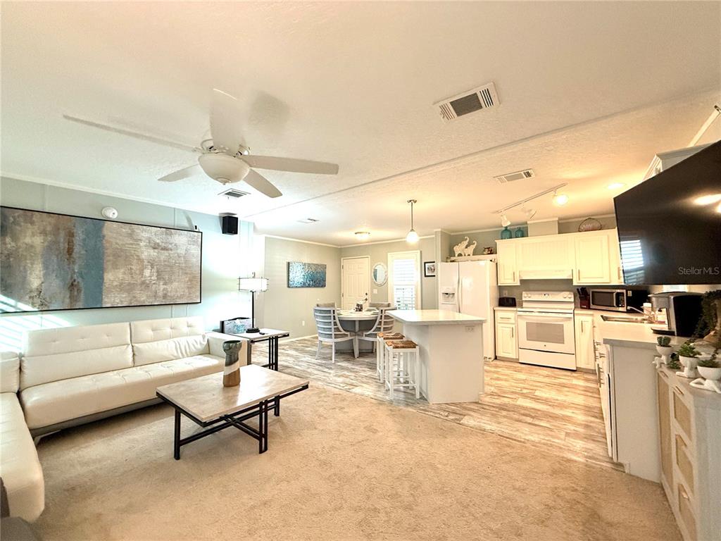 124 E SAINT ANNES CIRCLE, APOLLO BEACH, FL — photo 3 of 25