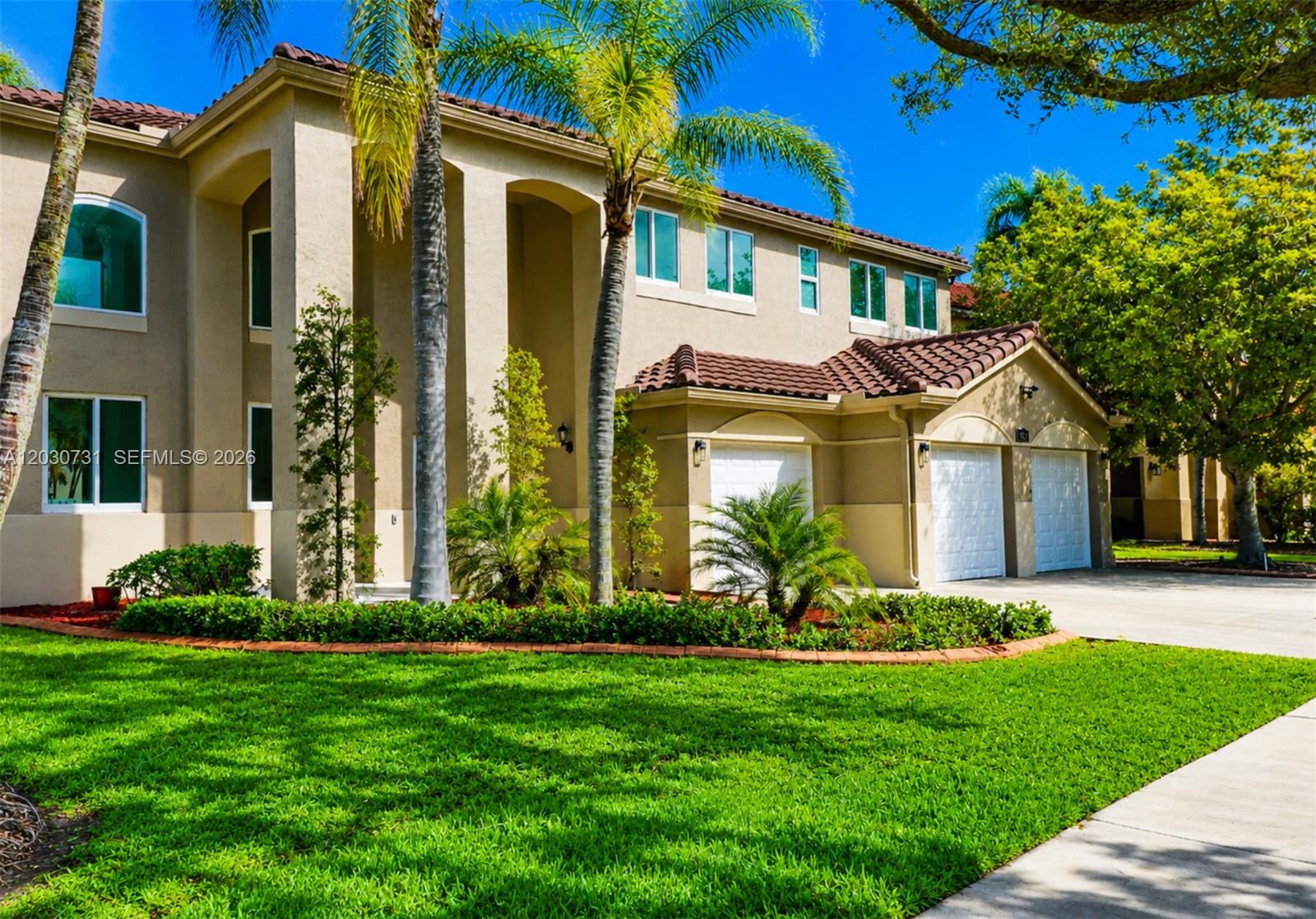 852 Heritage Dr, Weston FL 33326