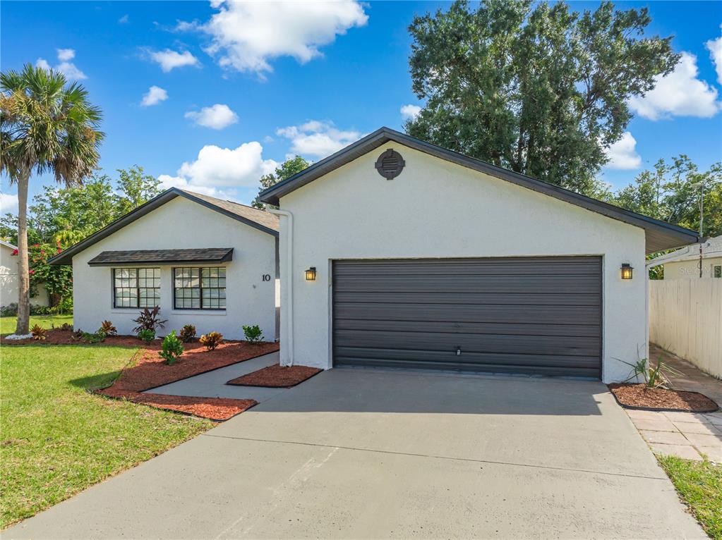 10 SANDALWOOD DRIVE