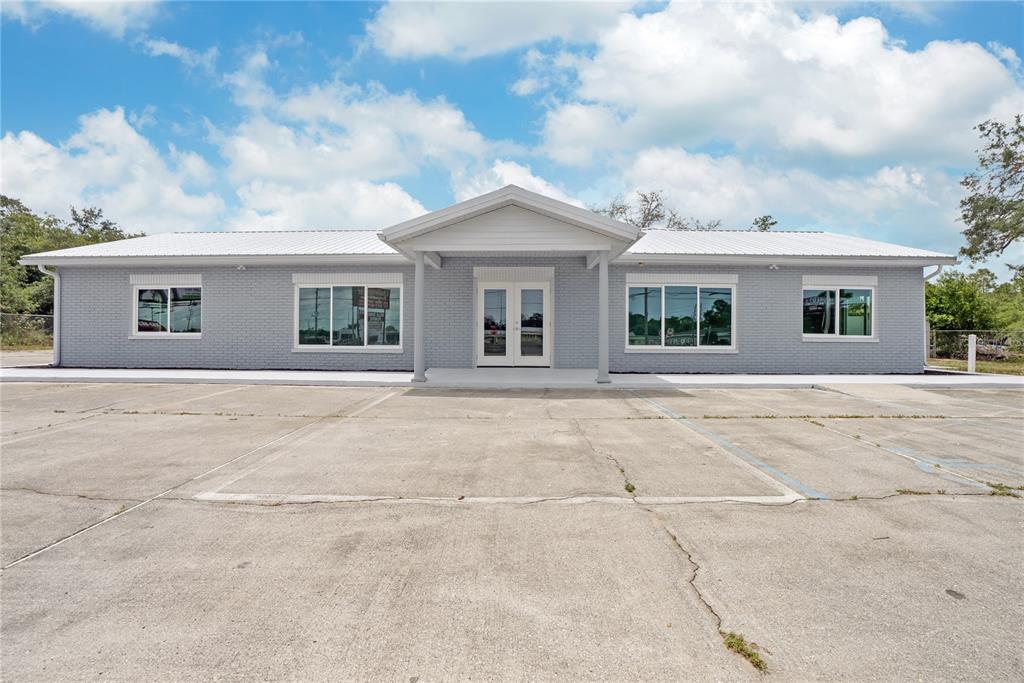 3248 COMMERCIAL WAY