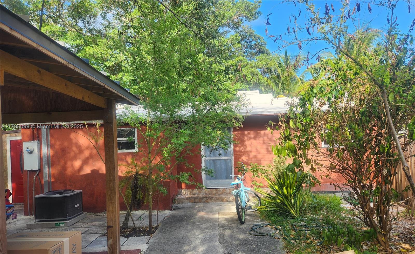 9407 NW 4th Ave, Miami FL 33150