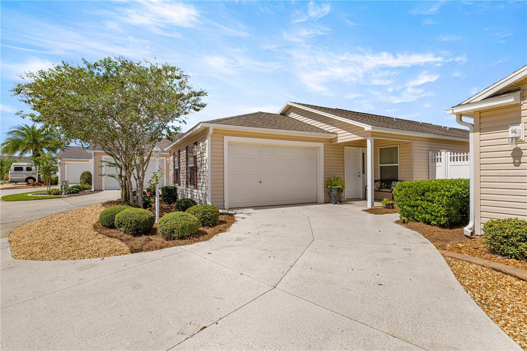 859 AMBER COURT