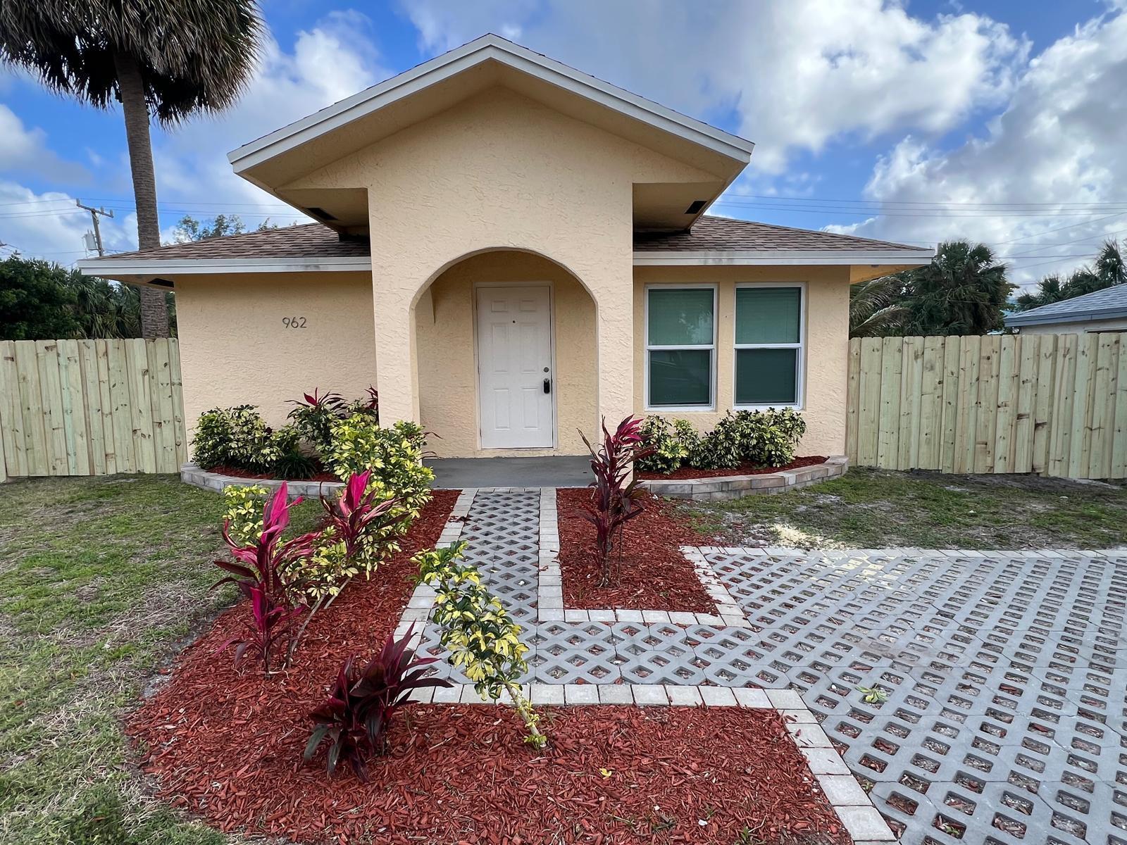 962 29th Street, West Palm Beach FL 33407