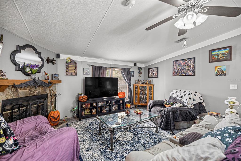 10124 SE 126TH LANE, BELLEVIEW, FL — photo 4 of 25