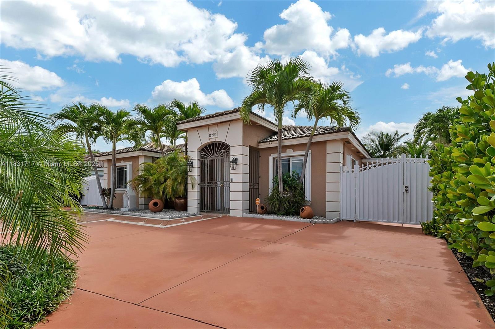 25235 SW 133rd Ave, Homestead FL 33032