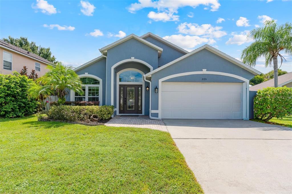 325 LONGSHADOWS COURT