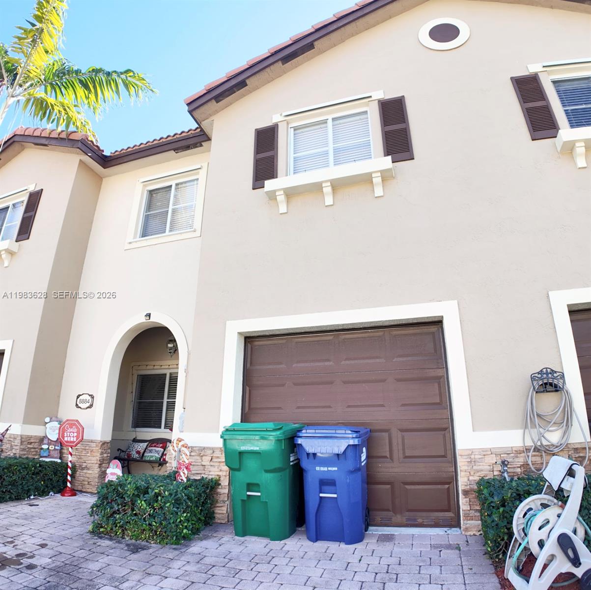 8884 SW 220th Ln, Cutler Bay FL 33190
