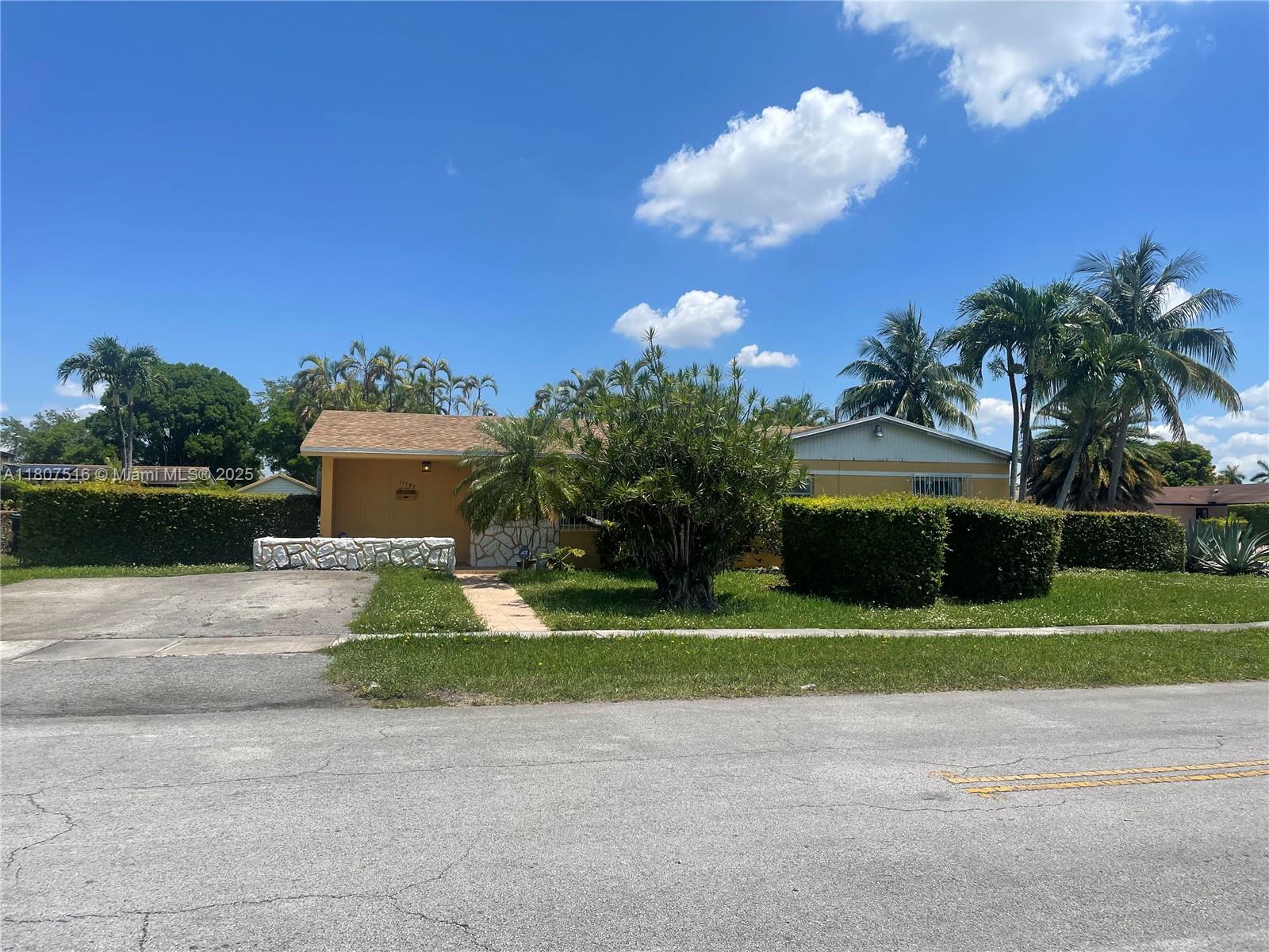 11753 SW 32nd St, Miami FL 33175