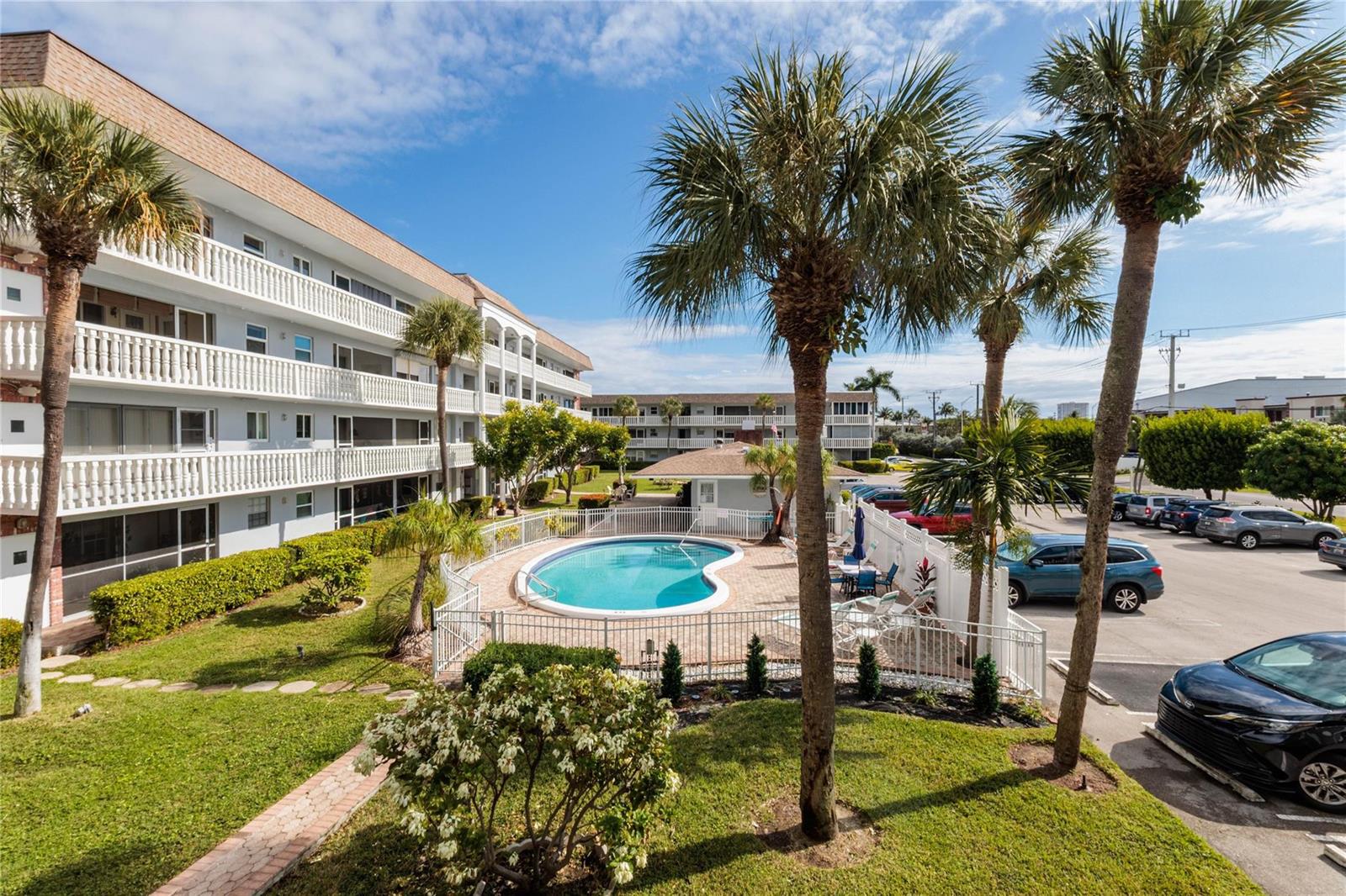 490 SE 19th Avenue # 203, Pompano Beach FL 33060