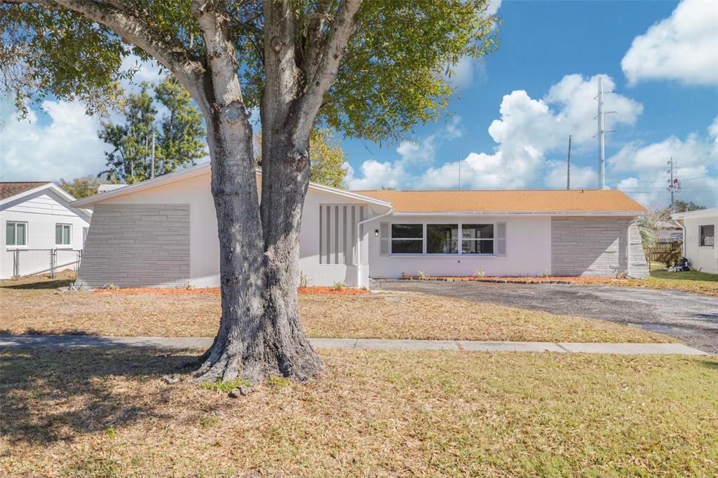 869 DEVILLE DRIVE E, LARGO, FL — photo 3 of 30
