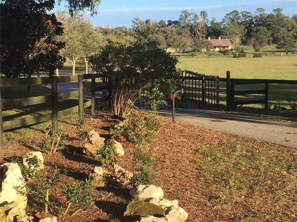 9549 NW 80TH AVENUE, OCALA, FL — photo 3 of 30