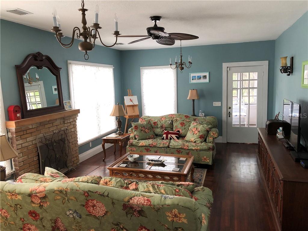 1302 2ND AVENUE E, BRADENTON, FL — photo 4 of 13