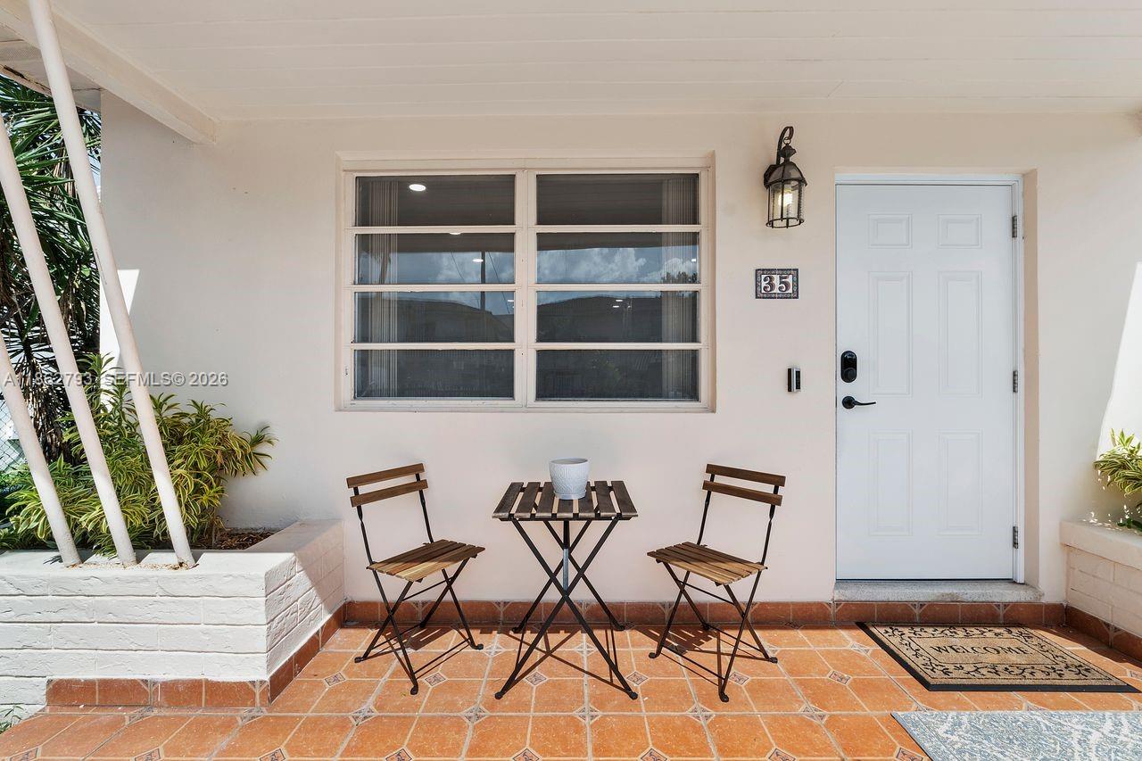 35 SW 50 Ave, Miami FL 33134