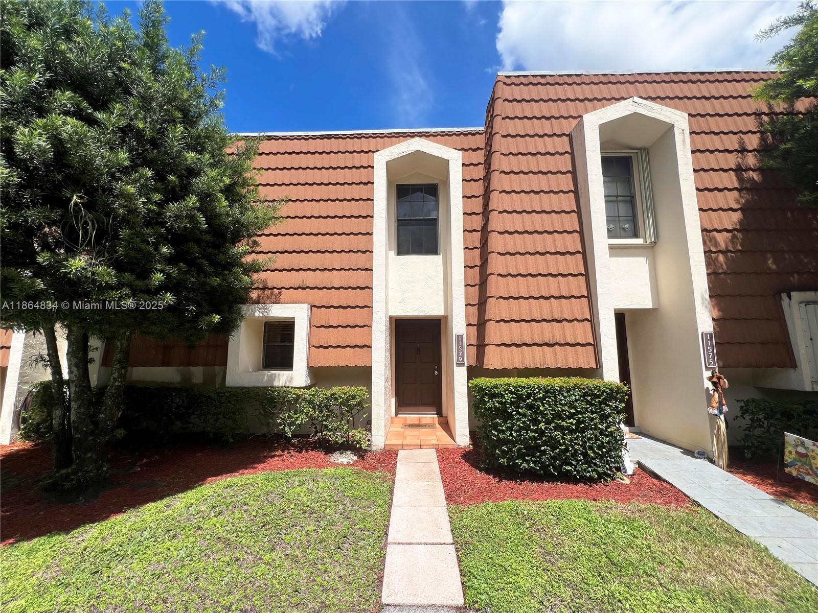 11579 NW 2nd St, Plantation FL 33325
