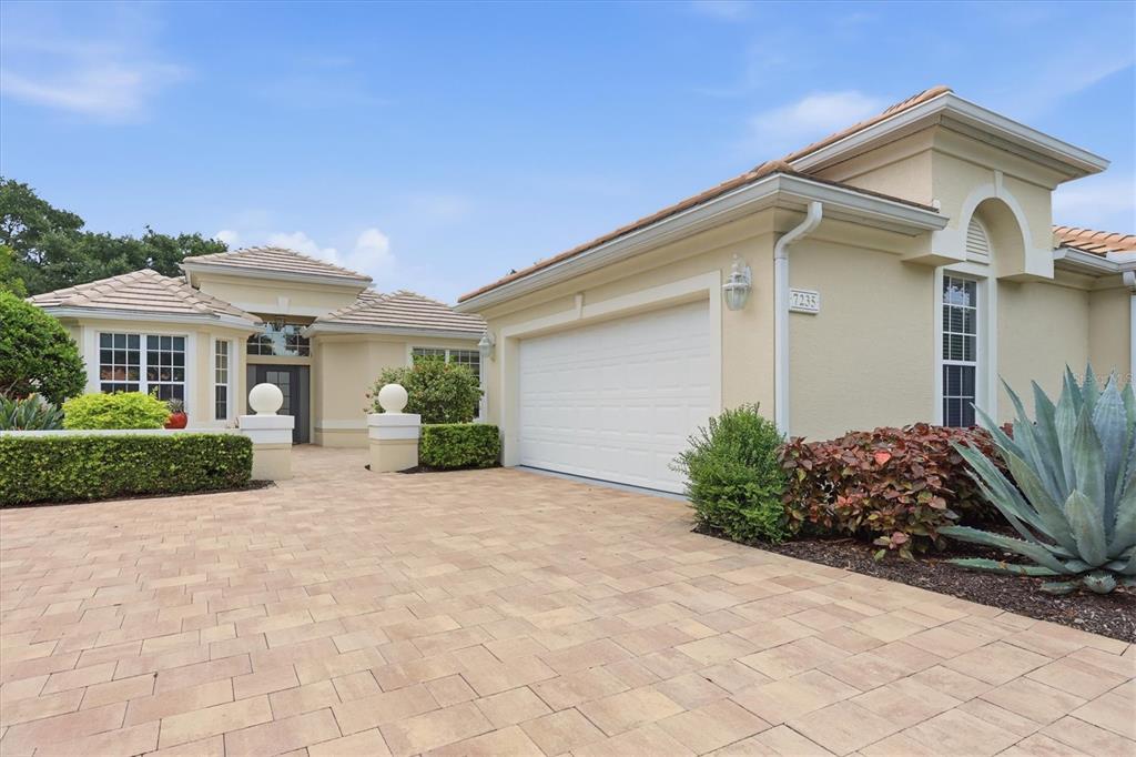 7235 KENSINGTON COURT