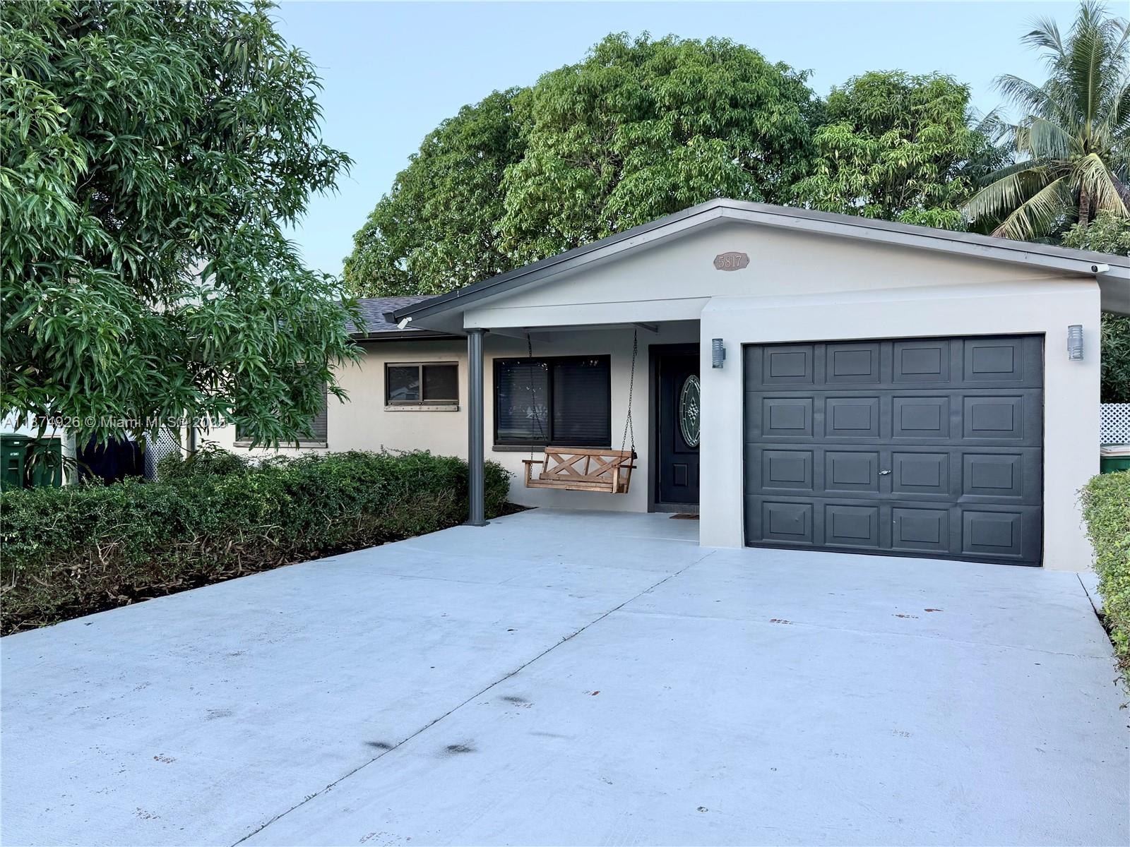 5817 NW 70th Ave, Tamarac FL 33321