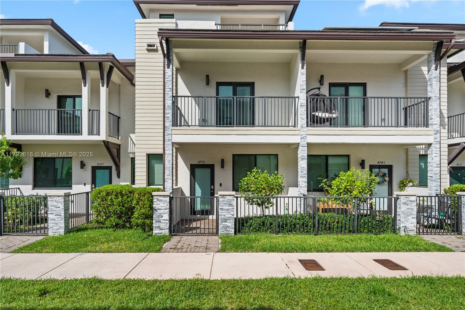 4755 NW 83rd Path, Doral FL 33166