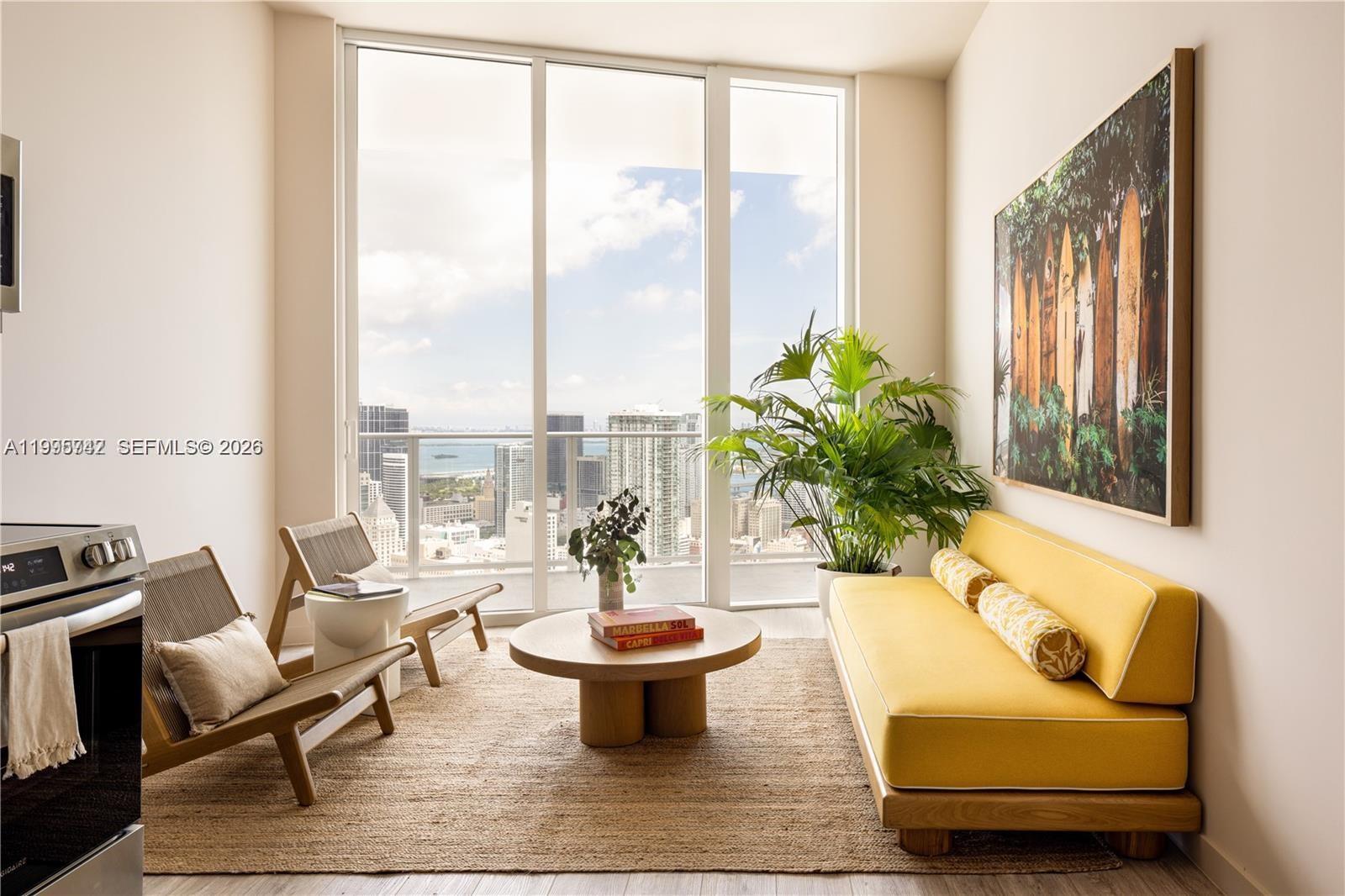 275 SW 6th St # 806, Miami FL 33130