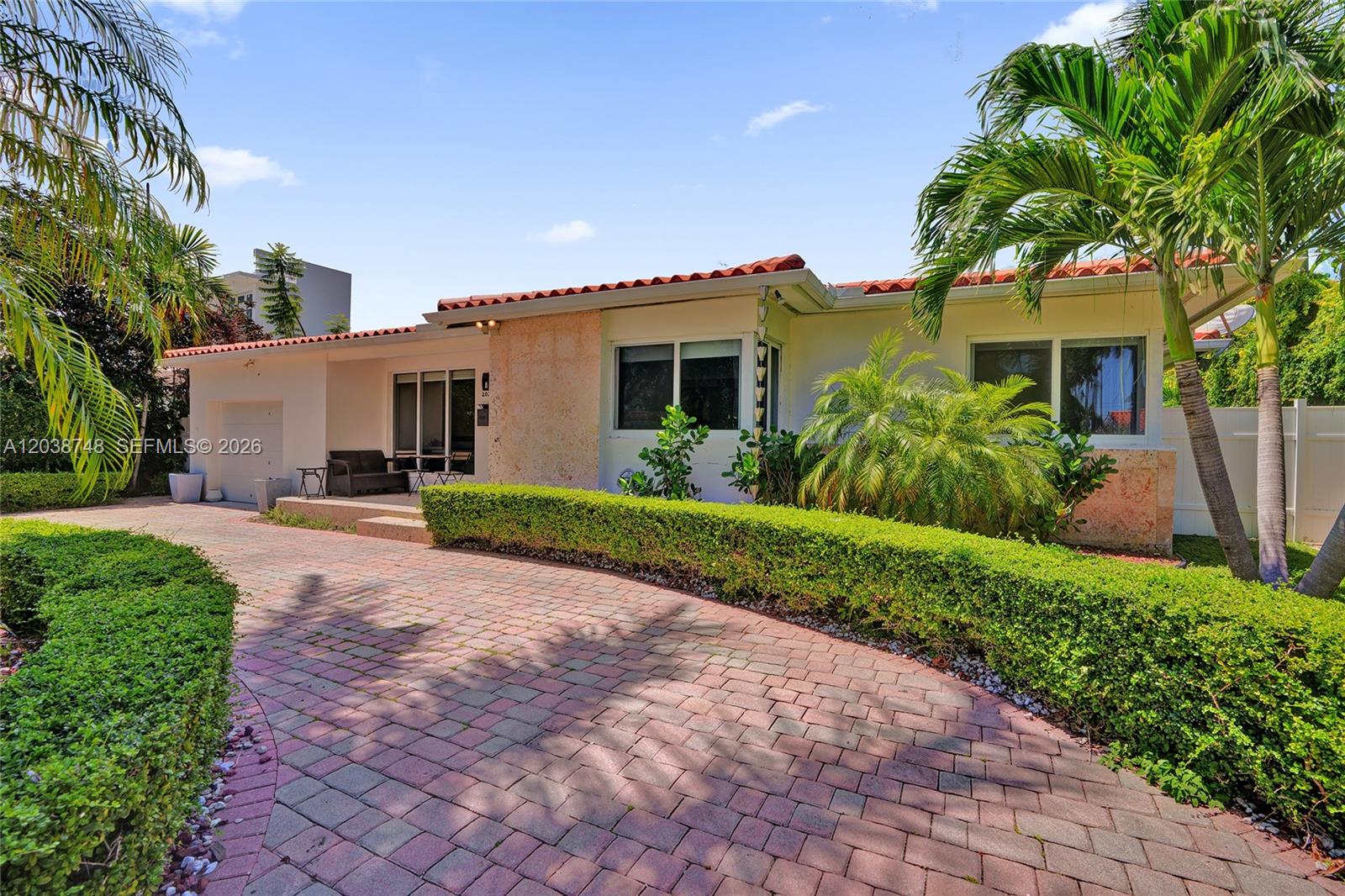 2025 Alamanda Dr, North Miami FL 33181