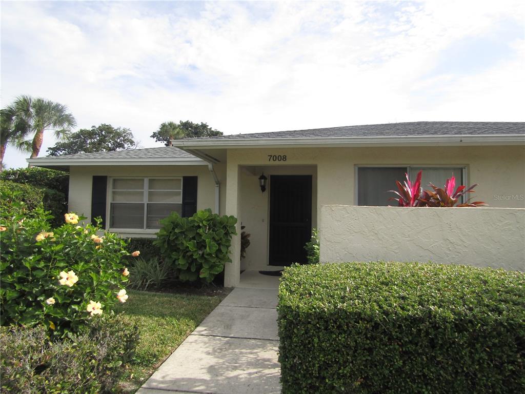 7008 W COUNTRY CLUB DRIVE N UNIT 136