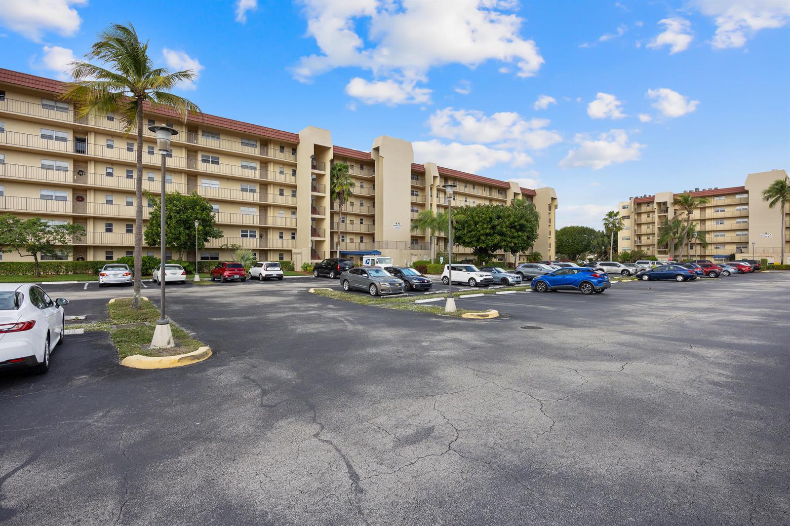 3590 Via Poinciana # 510, Lake Worth FL 33467