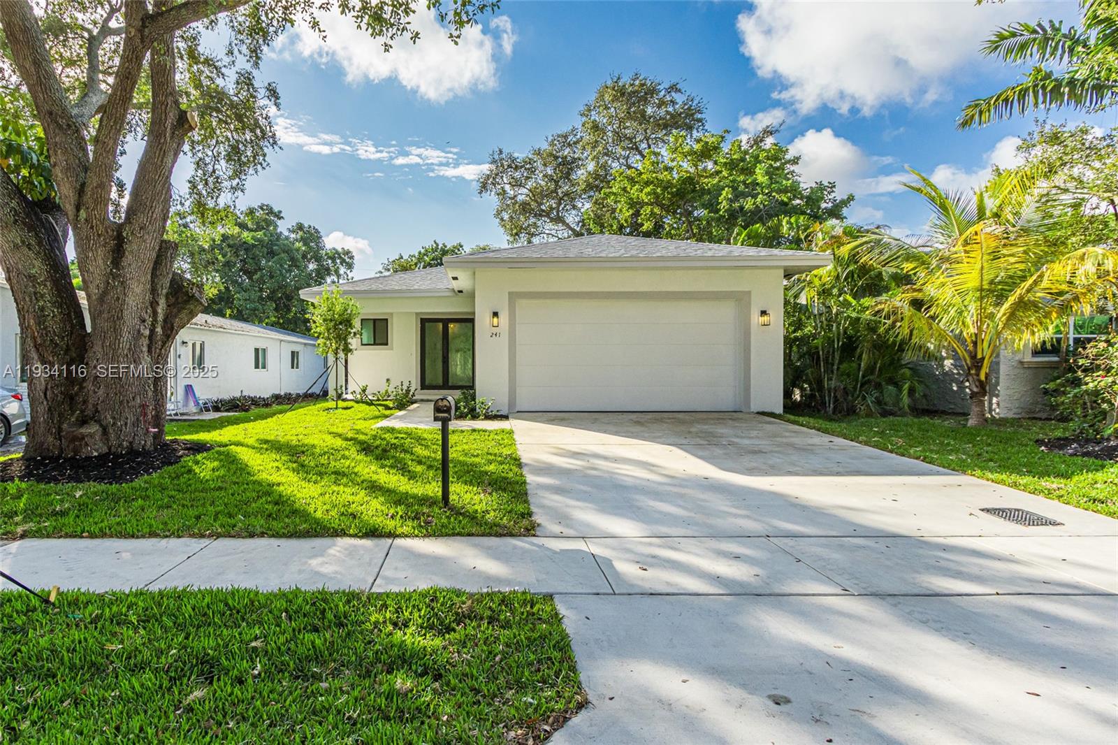241 SW 4th St, Dania Beach FL 33004