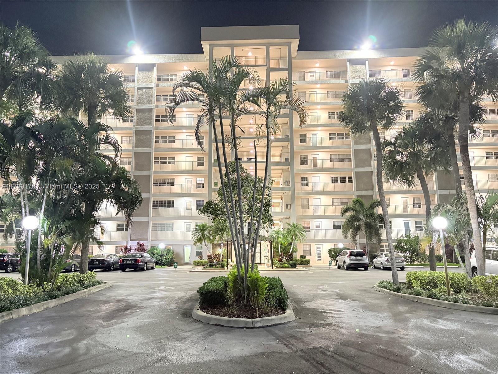 2671 S Course Dr # 409, Pompano Beach FL 33069