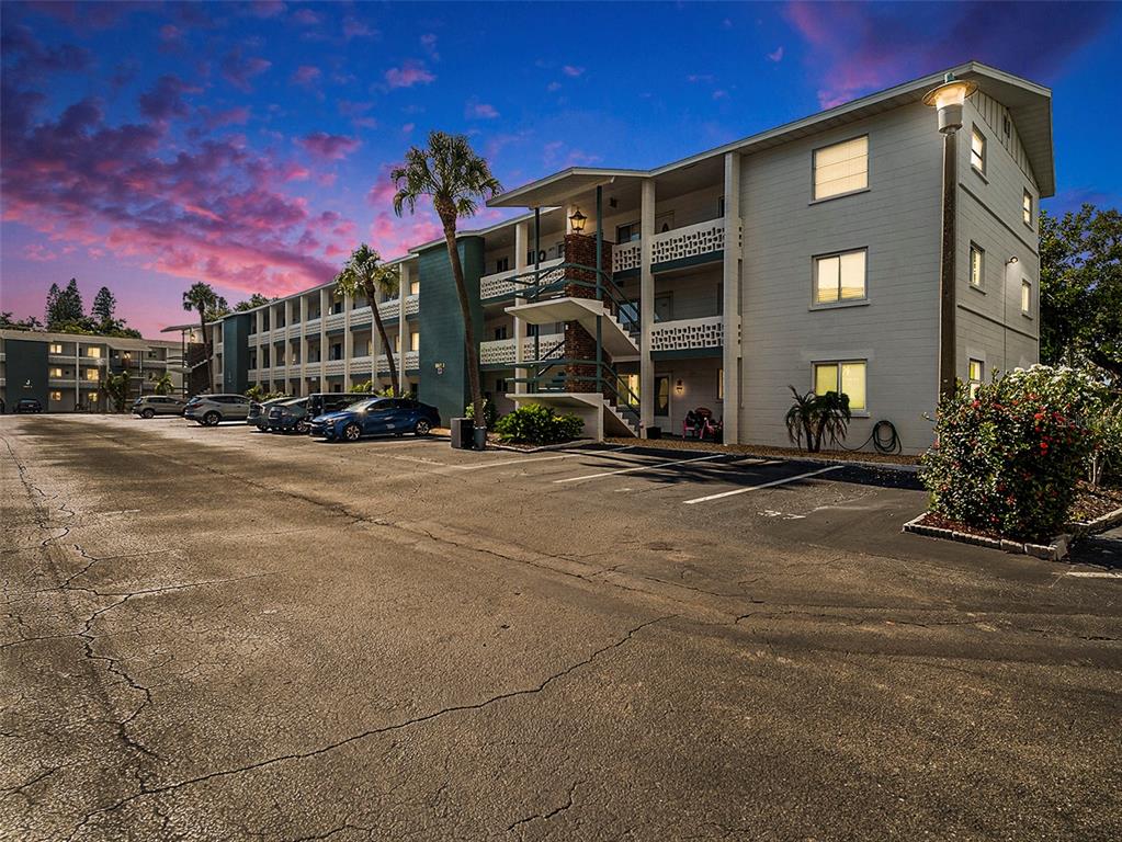 1859 RESTFUL DRIVE UNIT L26