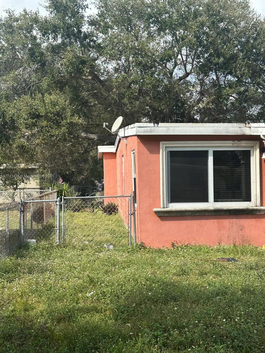 2021 Wilmington St, Opa-Locka FL 33054